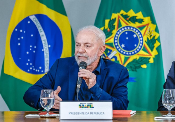 Lula antecipa retorno ao Planalto para assinatura de acordo sobre tragédia de Mariana