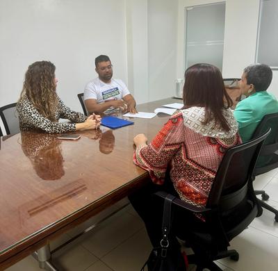 Uefs e Santa Casa assinam convênio para desenvolvimento de estágio e promoção de cursos