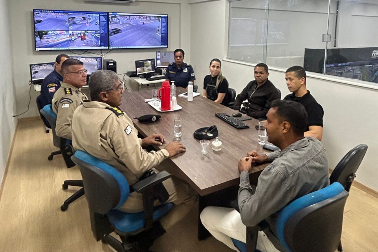 Autoridades da Polícia Militar visitam CCO para integração tecnológica e cooperação técnica