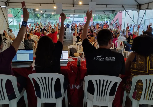 Professores da Uneb encerram greve após 20 dias de paralisação