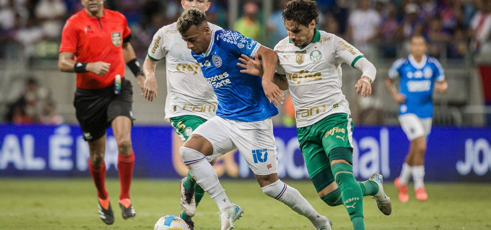 Bahia sai na frente, mas é derrotado de virada pelo Palmeiras e perde chance de voltar ao G-7