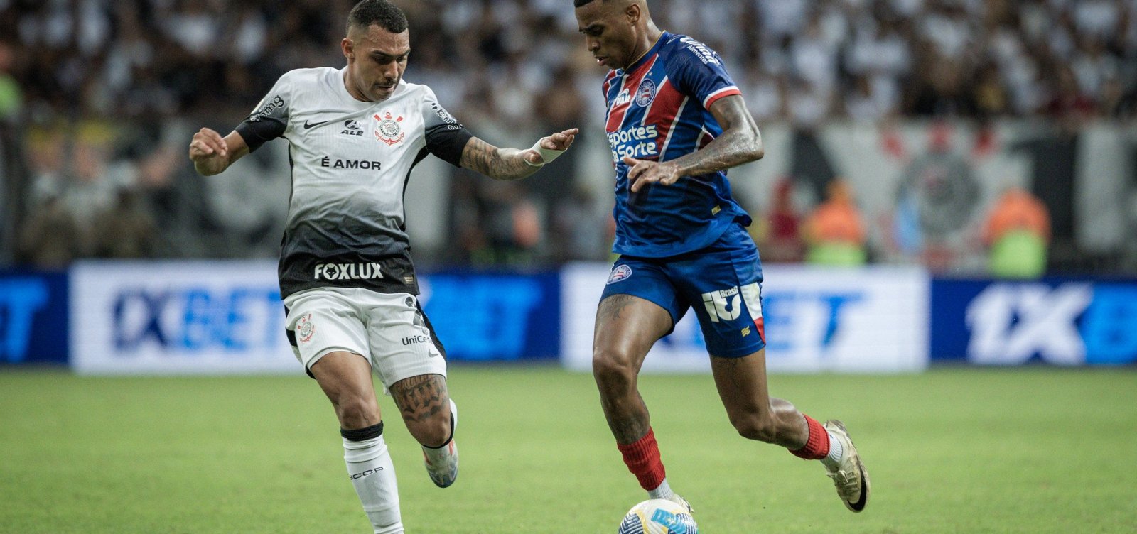 Bahia enfrenta Corinthians em confronto decisivo pela vaga na Libertadores