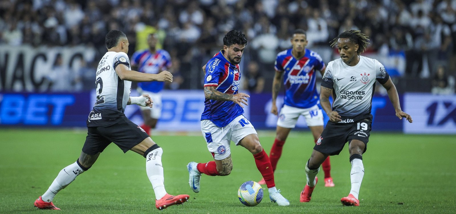 Com falhas individuais, Bahia perde para o Corinthians pela penúltima rodada