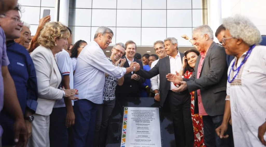 Com artistas feirenses e a Orquestra Sinfônica da Bahia, Centro de Convenções é inaugurado