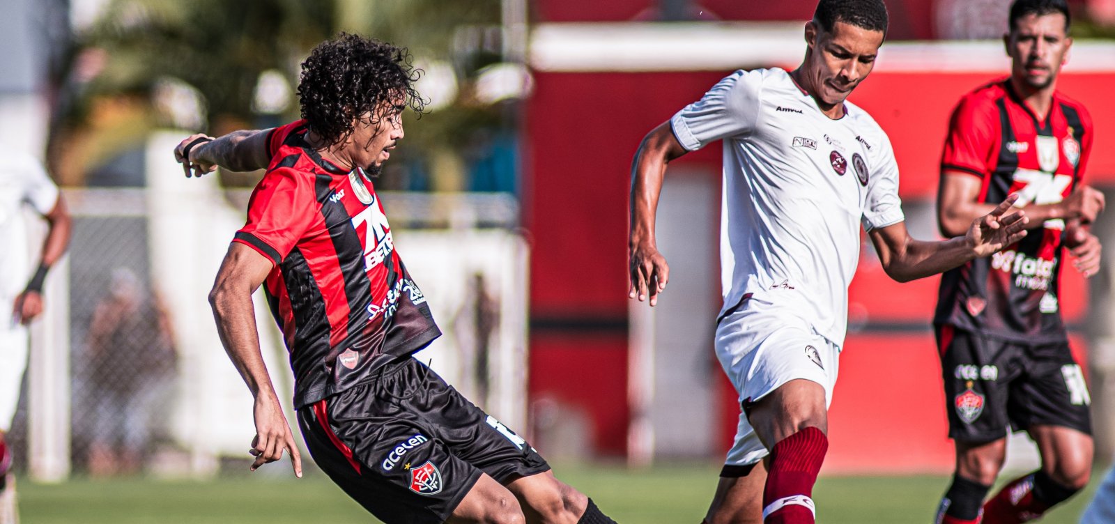 Jacuipense abre o placar, mas o Vitória arranca o empate no apagar das luzes