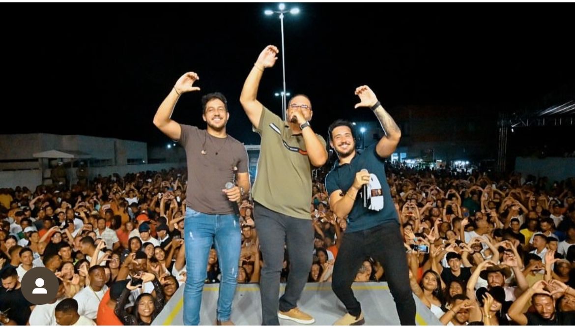 Iguinho e Lulinha e Seresta do Rasta lotam praça na abertura da Festa de Reis em Ipecaetá