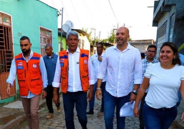 Governador Jerônimo Rodrigues sobrevoa cidades atingidas pelas chuvas