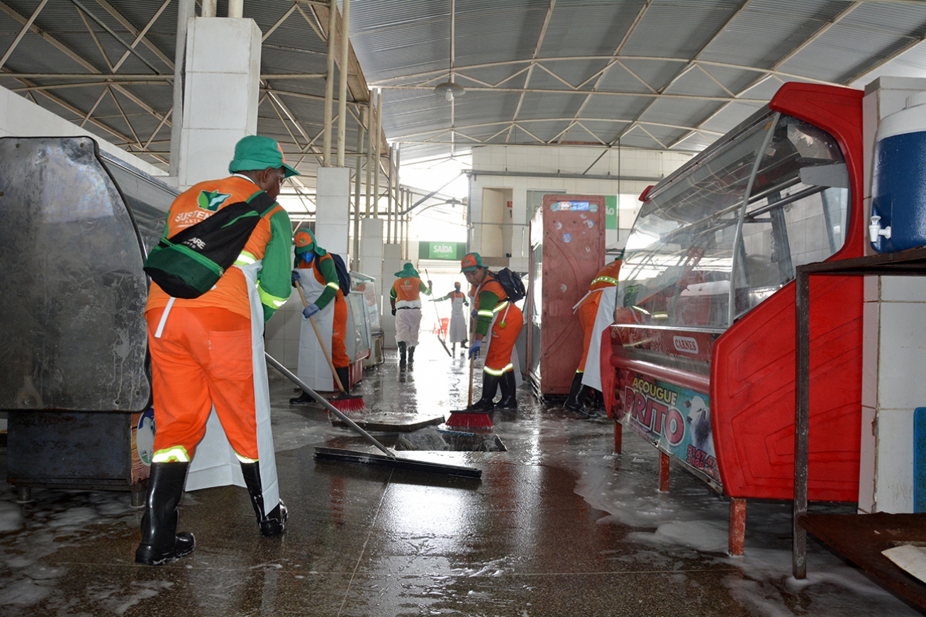 Faxinaço transforma Feirinha da Estação Nova e melhora ambiente para feirantes e consumidores