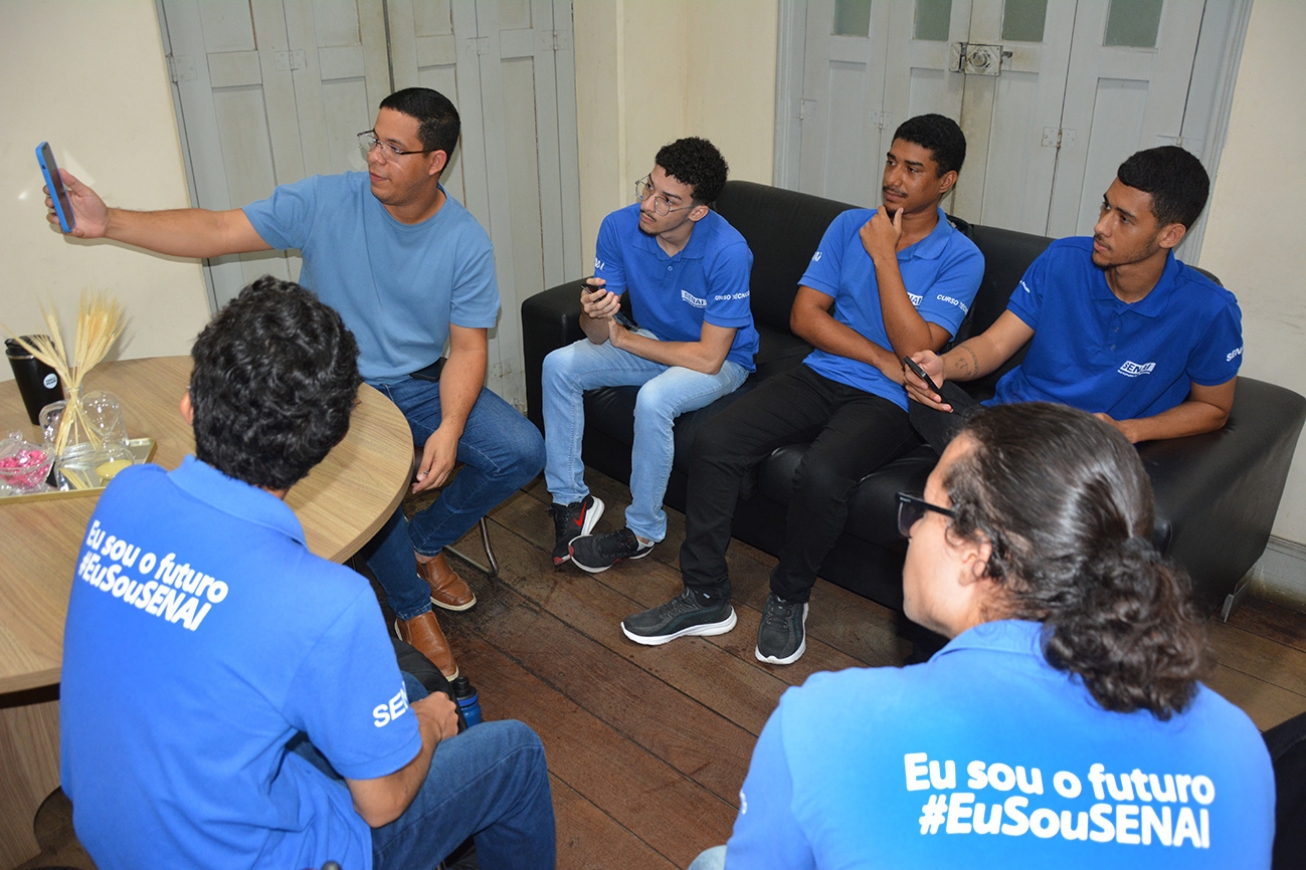 Estudantes do Senai apresentam projeto de aplicativo para auxiliar administração pública