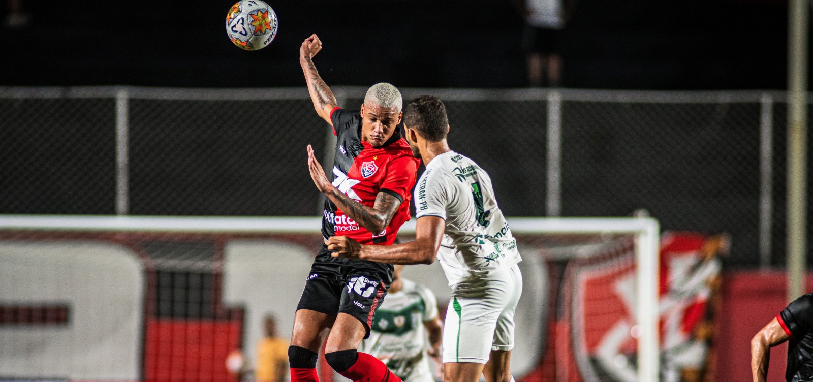 Vitória bate o Sousa no Barradão e vence a primeira na Copa do Nordeste