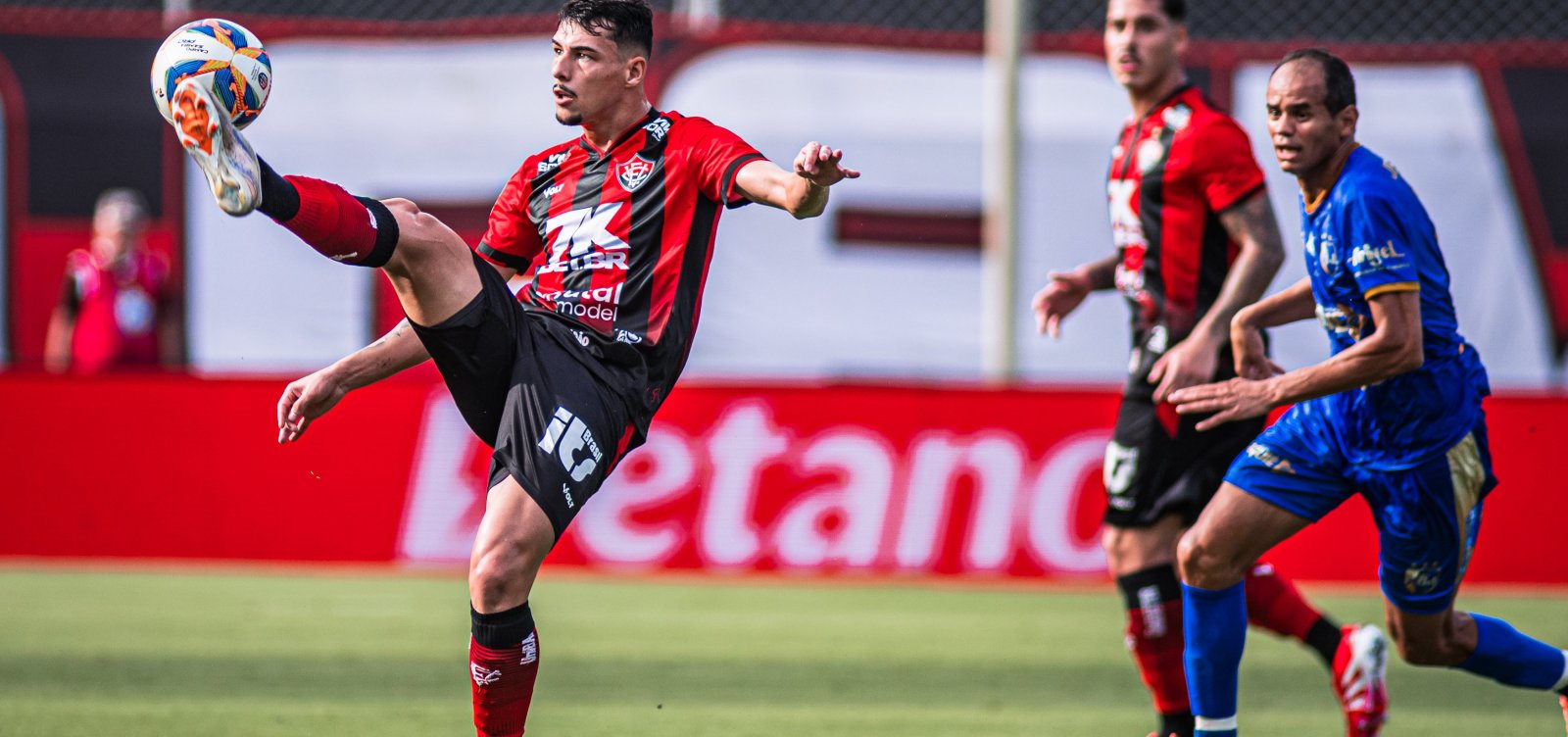 Vitória vence o Jequié e garante a classificação para a semifinal do Campeonato Baiano