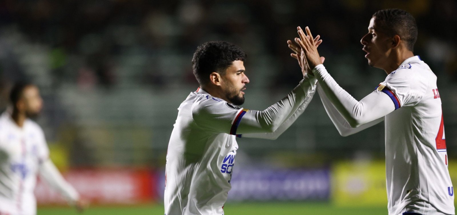 Na altitude, Bahia sai atrás, mas arranca o empate com The Strongest pela Libertadores