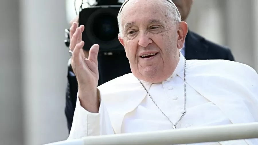 ‘Papa Francisco está sem febre e estável’, diz jornalista da Rádio Vaticano