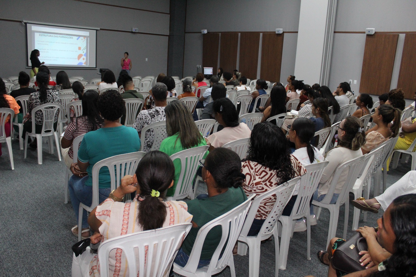 Programa “Novos Caminhos da Educação” é apresentado aos professores dos anos iniciais