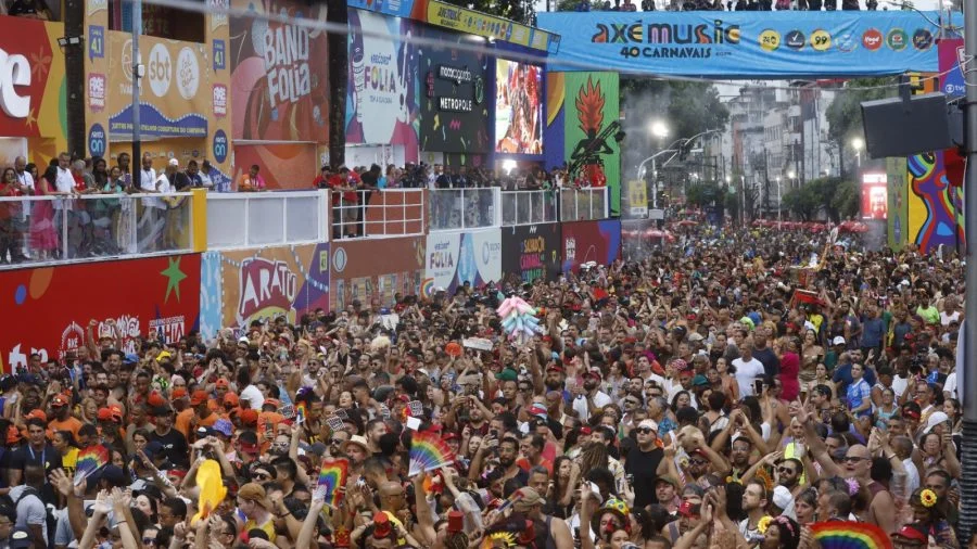 “Desejo sucesso aos artistas que fazem deste carnaval o mais potente do mundo”, declarou governador na abertura oficial da festa na capital