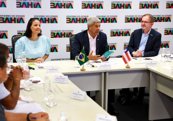 Governador da Bahia discute estratégias para o início do ano letivo de 2025