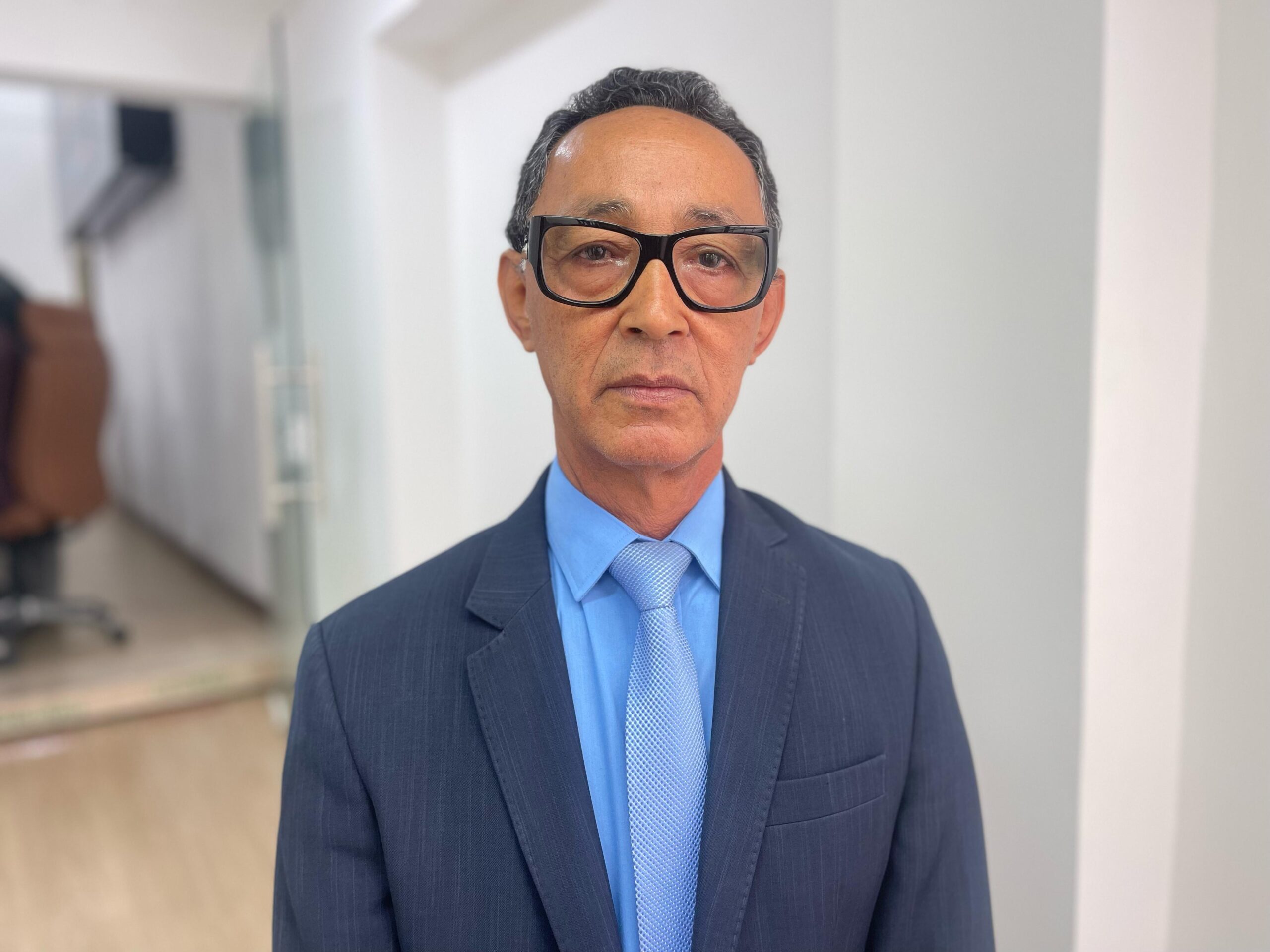 Vereador recusa integrar bancada evangélica e reforça postura independente na Câmara de Feira de Santana