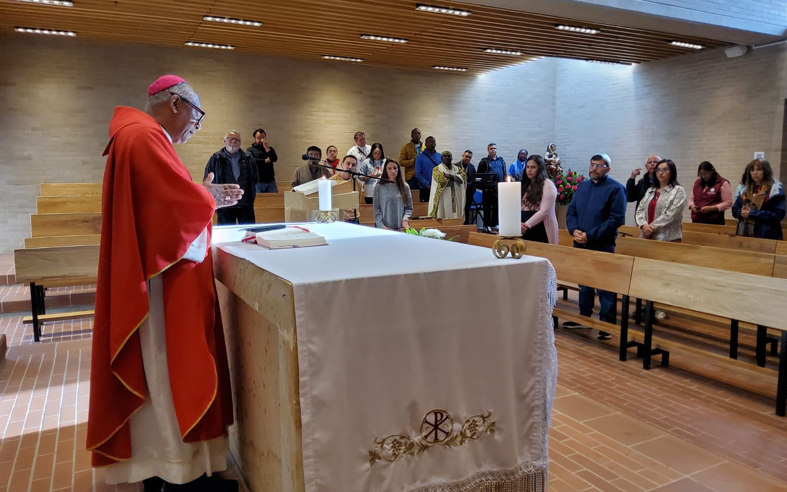 Arcebispo de Feira de Santana destaca papel da Igreja na transformação social durante encontro em Bogotá