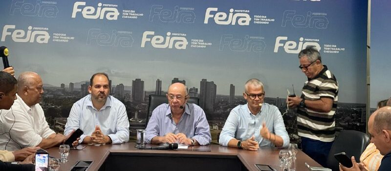 Prefeito José Ronaldo anuncia contratação de 300 professores aprovados no último concurso público