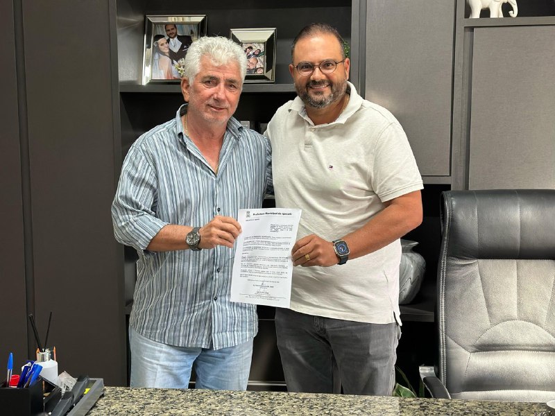 Edeú Gomes assume interinamente a prefeitura de Ipecaetá, enquanto Junior Piaggio representa o município em missão internacional