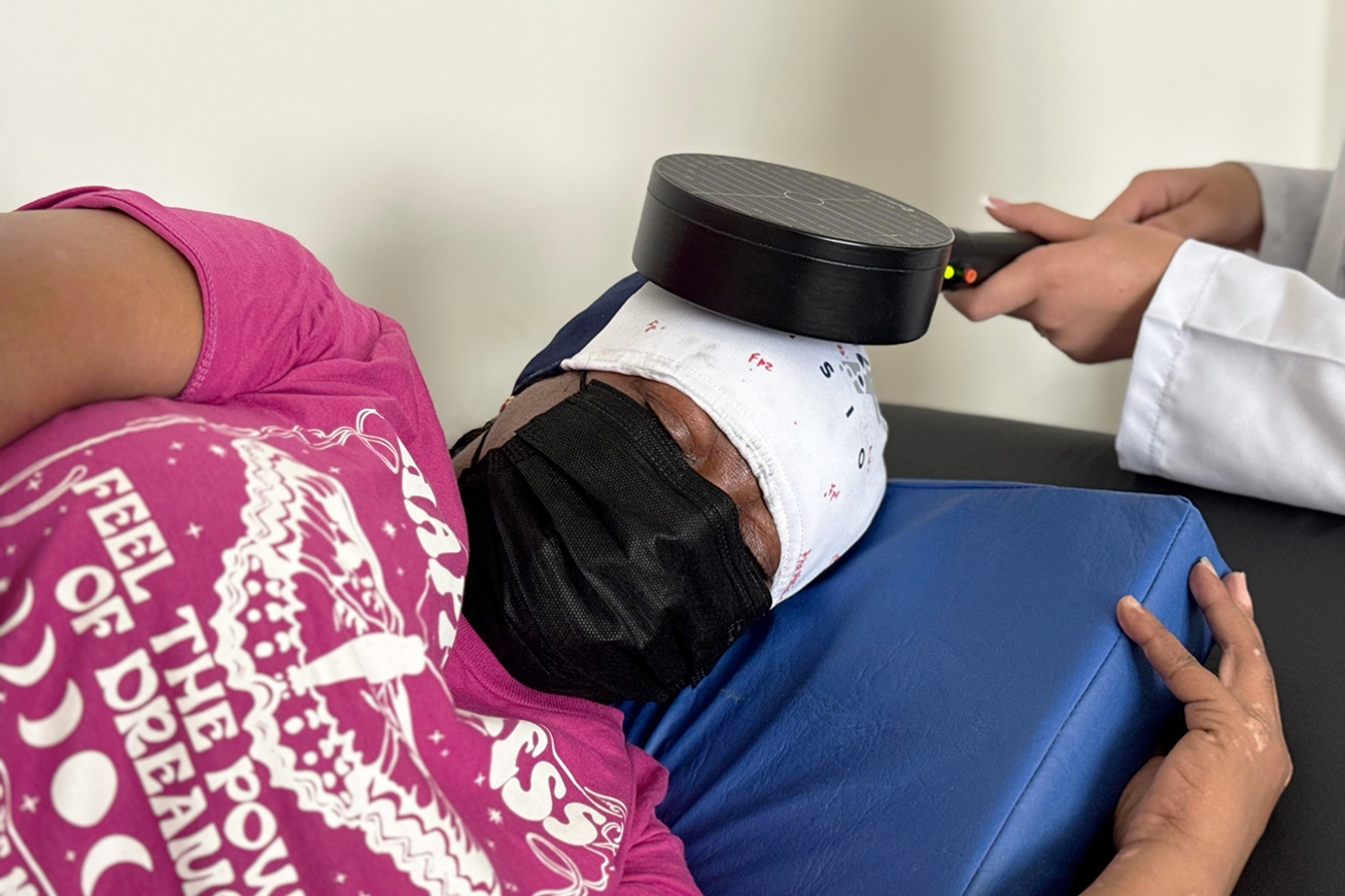 Prefeitura de Feira implanta serviço de neuromodulação transcraniana pelo SUS