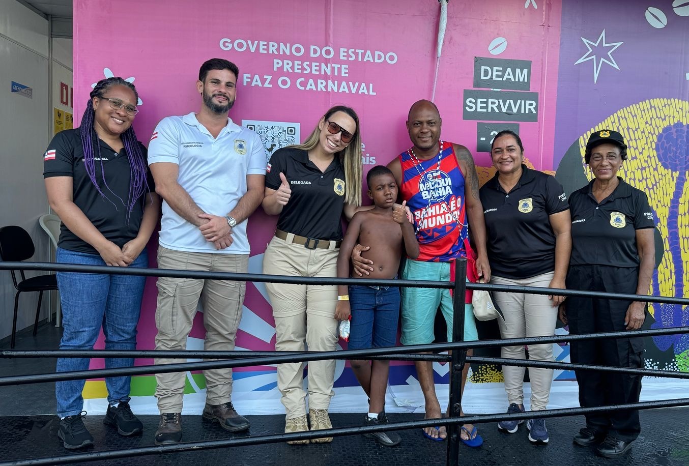 Polícia Civil promove reencontro entre pai e filho que se perderam durante a folia no Campo Grande