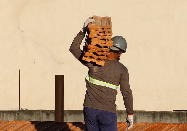 Mercados imobiliário e da construção civil geraram 31% dos empregos na Bahia em janeiro