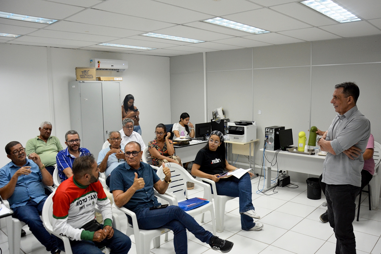 Conselho Municipal discute soluções para transporte alternativo em Feira de Santana