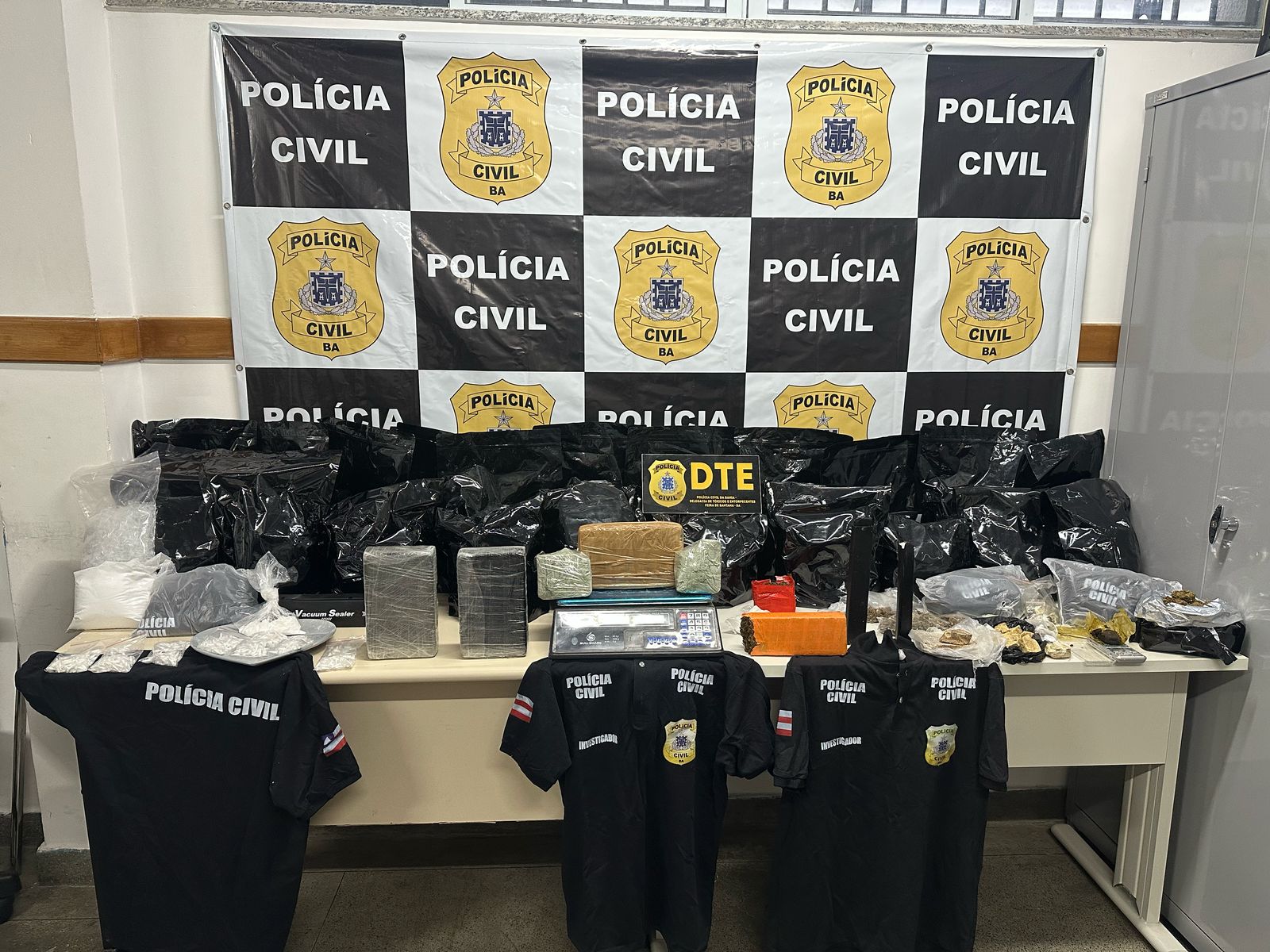 Polícia Civil apreende grande quantidade de drogas em operação contra o tráfico na Micareta de Feira
