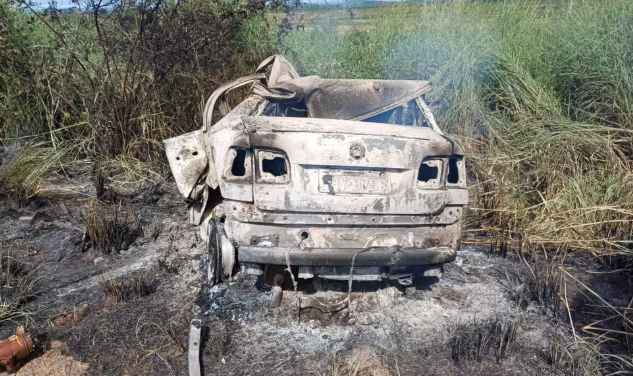 Carro pega fogo após batida e quatro pessoas morrem no oeste baiano