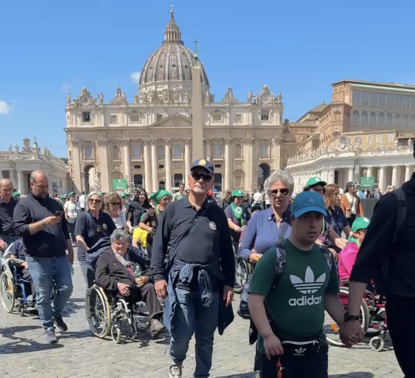 Jubileu dos Deficientes reúne milhares de fiéis na Praça São Pedro, no Vaticano