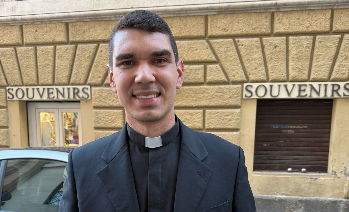 Padre brasileiro relata bastidores do Jubileu em Roma durante luto pela morte de Francisco