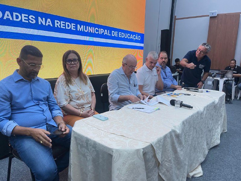 Educação de Feira recebe pacote de R$ 58 milhões com reajuste de salários e novo concurso