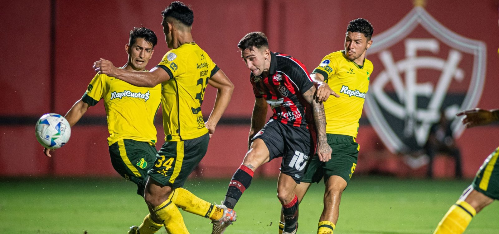Bahia perde de virada para o Nacional e conhece sua 1ª derrota na Libertadores
