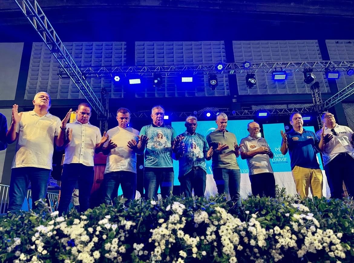 Prefeitos, vice-prefeitos e deputado participam do último dia do Vem Louvar