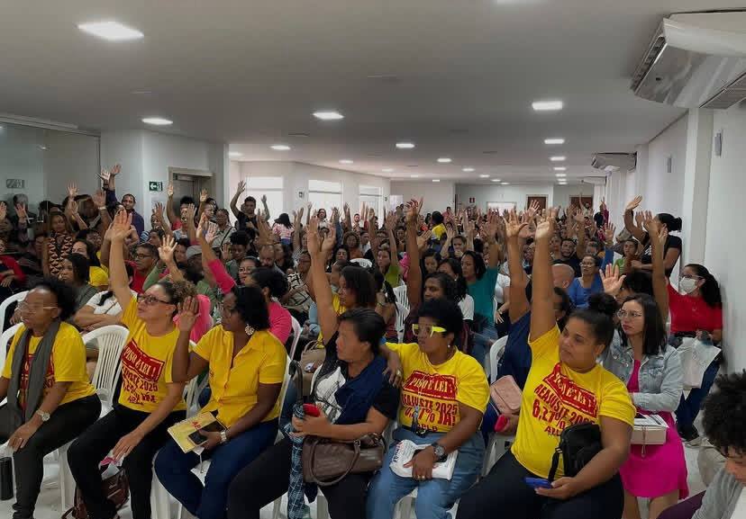 Professores da Rede Municipal de Feira de Santana mantém estado de greve