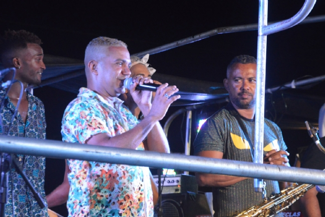 Banda Revolusamba se pronuncia sobre alteração em programação da Micareta de Feira 2025