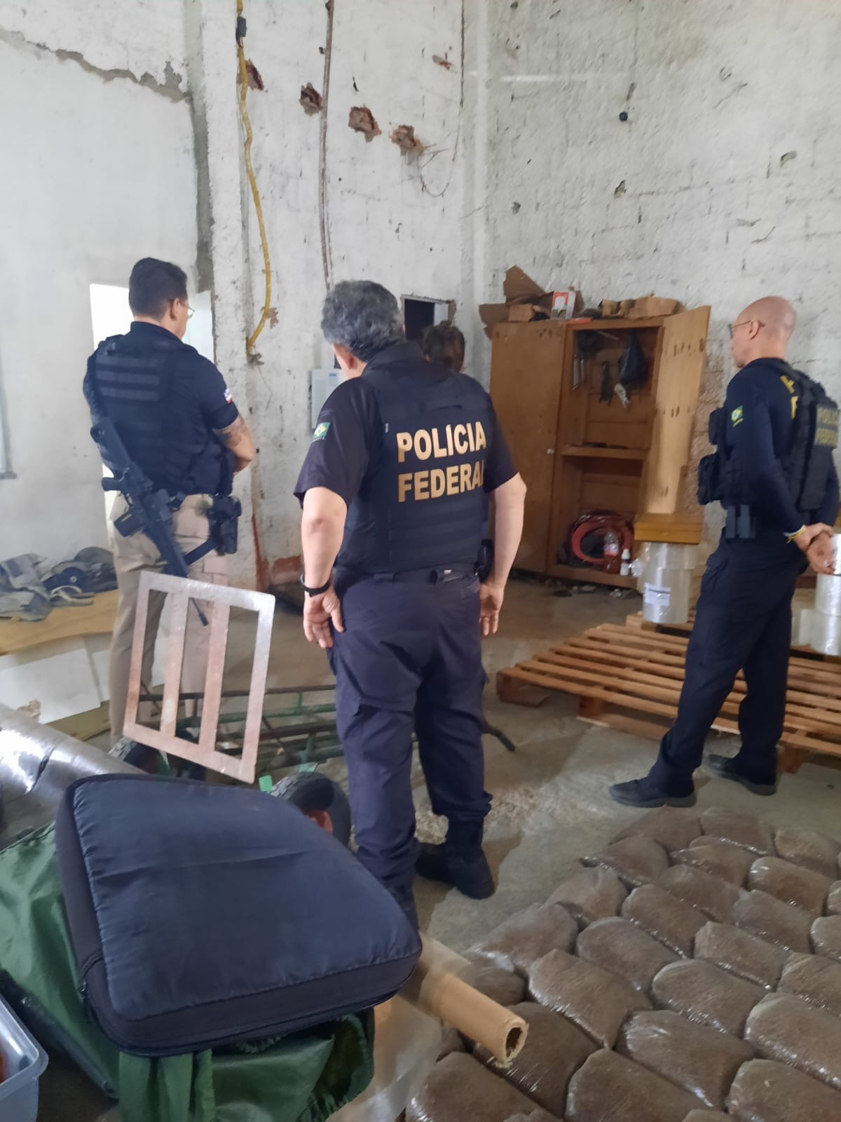 Operação integrada apreende toneladas de insumos explosivos e fogos de artifício