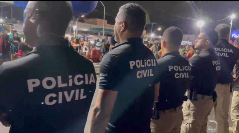 Polícia Civil cumpre mandado de prisão contra homem com tornozeleira eletrônica no circuito da Micareta de Feira