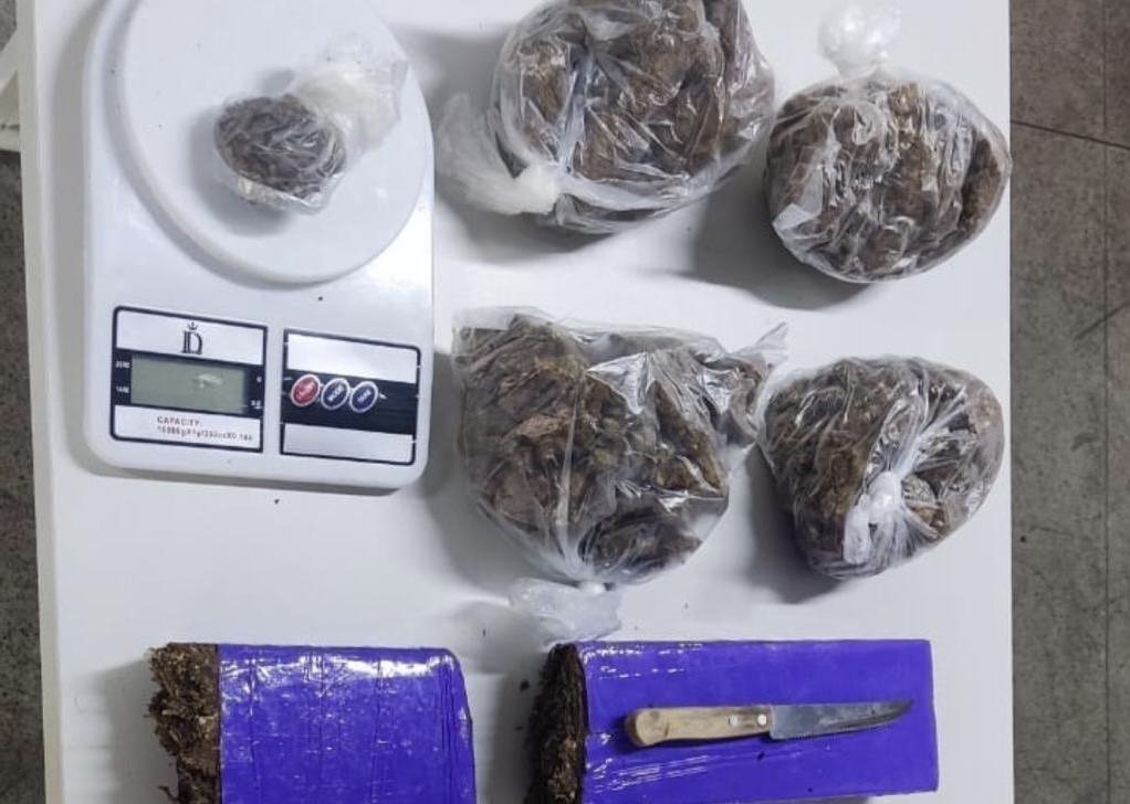 65ªCIPM apreende drogas no bairro Expansão Feira IX