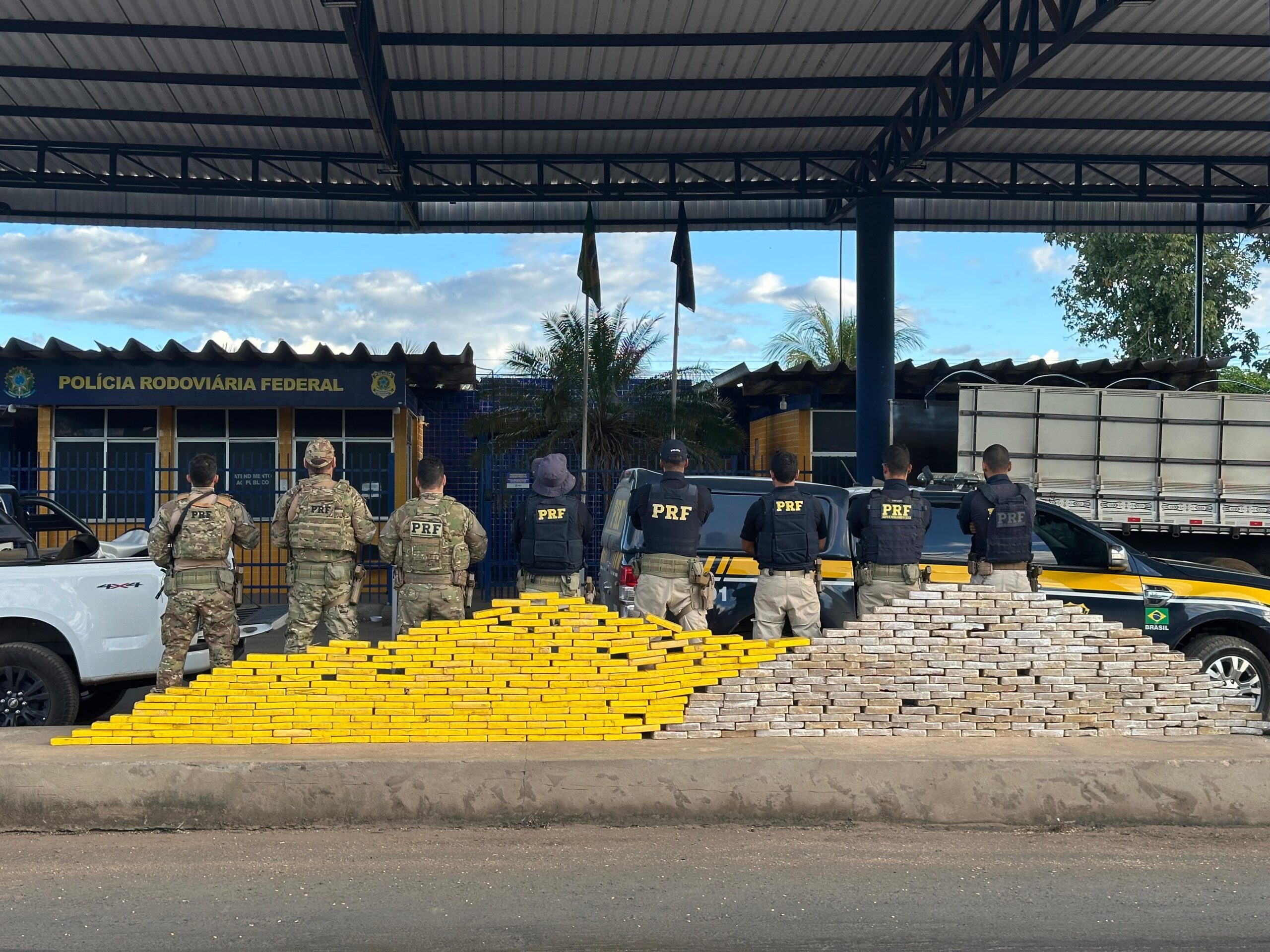 Meia tonelada de drogas apreendida, 37 prisões e ações no sistema prisional marcam 1ª fase da Operação Lockdown
