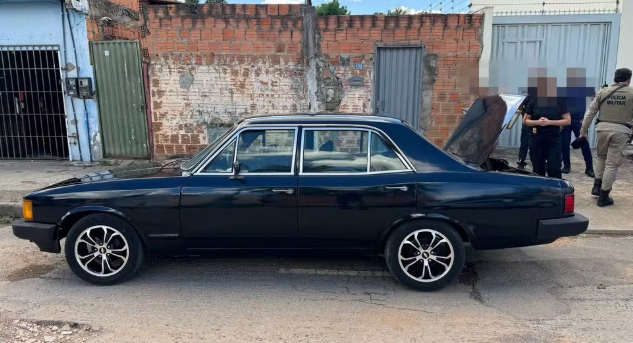 Homem aciona polícia e diz que encontrou corpo após abrir porta-malas de carro na Bahia