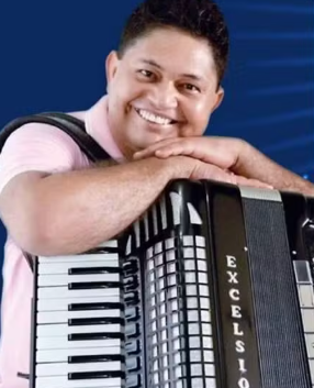 Sanfoneiro Wanderley do Nordeste passa mal e morre aos 52 anos no interior da Bahia
