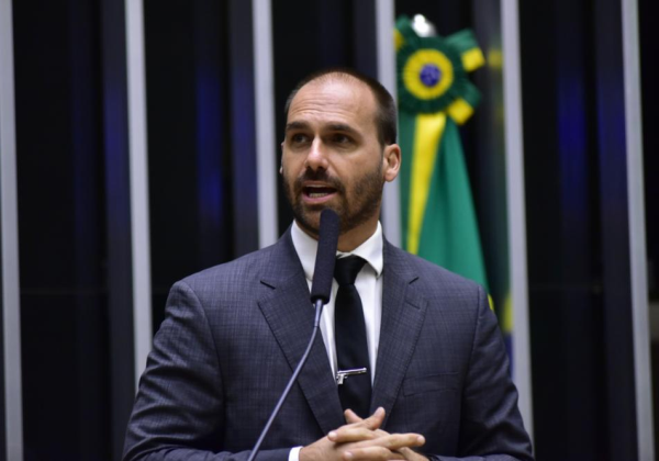 PT pede cassação de Eduardo Bolsonaro por articulação contra autoridades brasileiras nos EUA