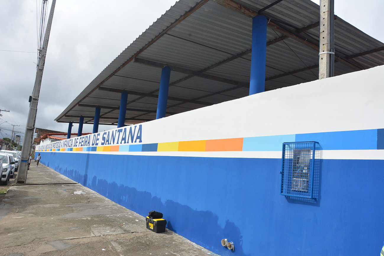 Prefeito José Ronaldo reinaugura Escola Municipal Valdete Maia