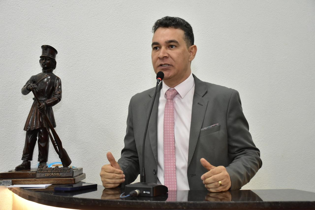 Presidente lamenta forma de tratamento dada aos vereadores em evento do Estado
