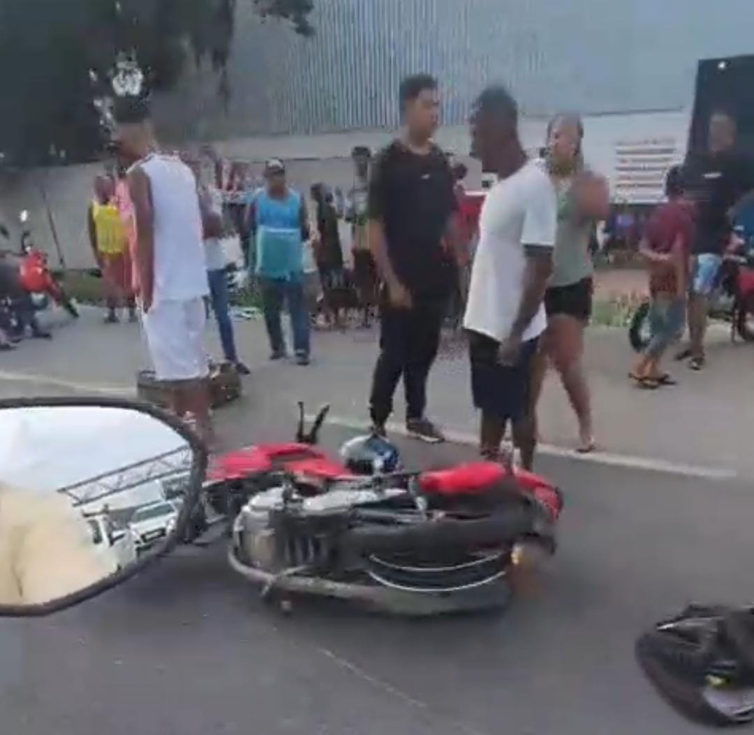 Jovem morre após perder o controle da moto ao passar por buraco no Anel de Contorno