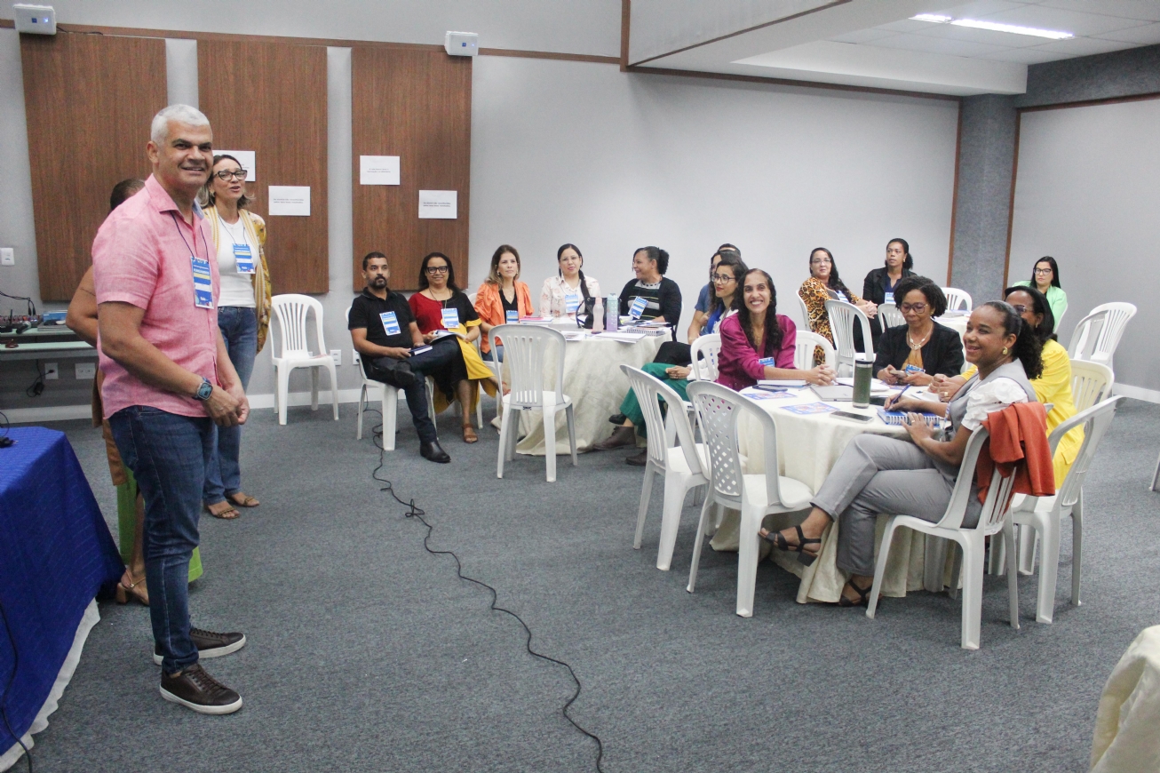 Secretaria de Educação realiza encontro para definir plano de ação para 2025