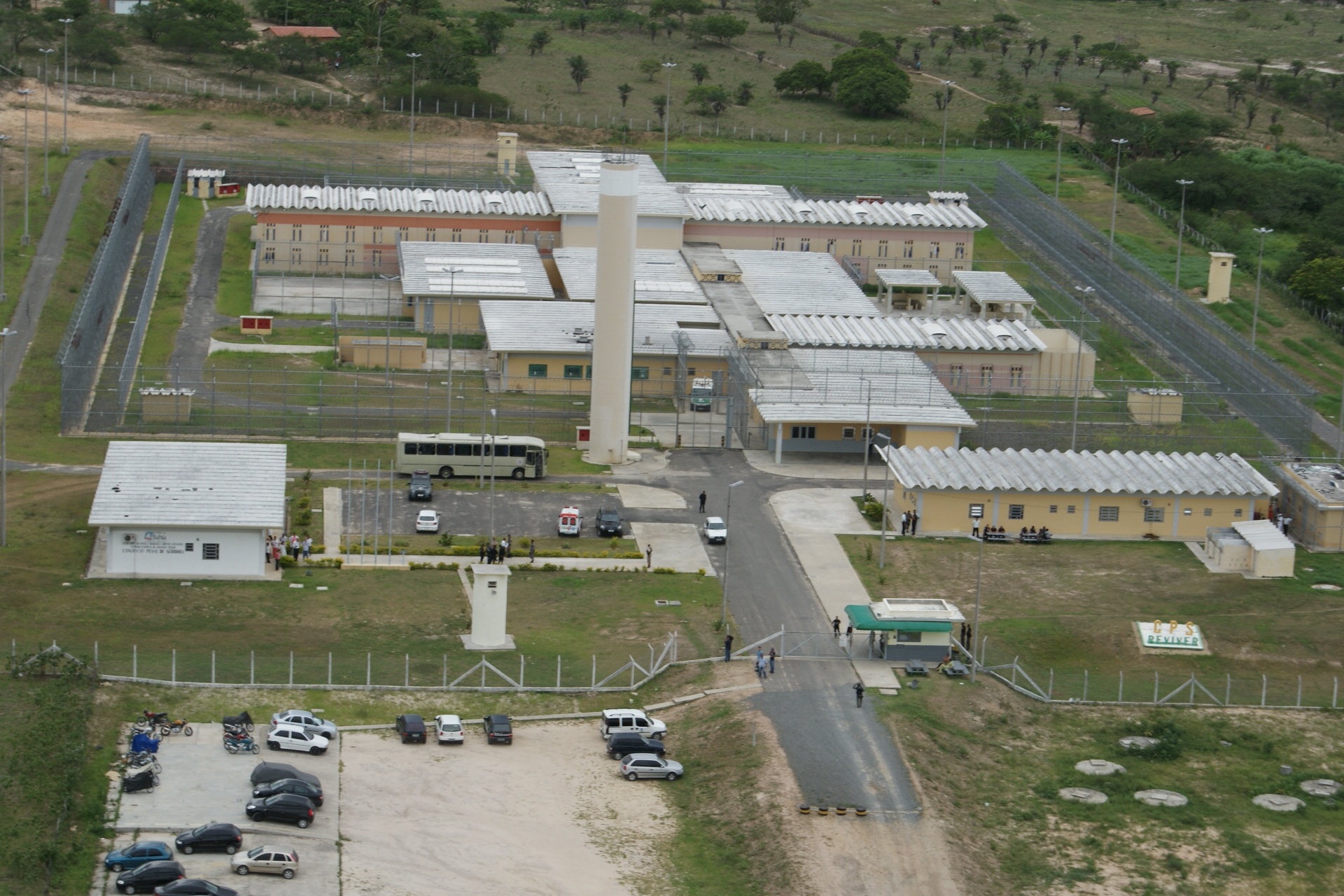 Advogado é preso ao tentar entregar drogas e repassar cartas no Conjunto Penal de Serrinha