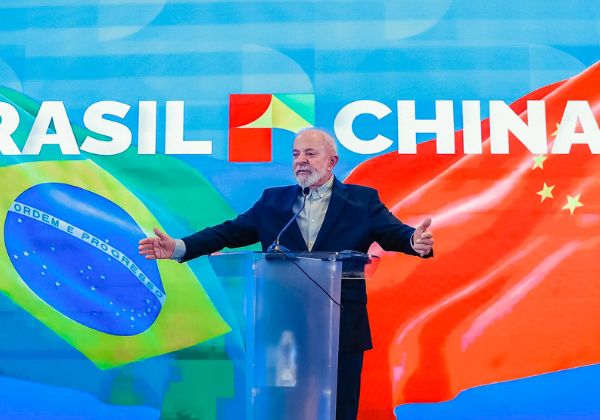China isenta brasileiros de visto para visitas de até 30 dias a partir de junho